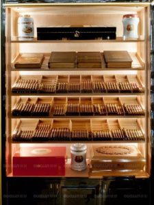 雪茄柜设置温度湿度多少合适,雪茄柜调多少温湿度